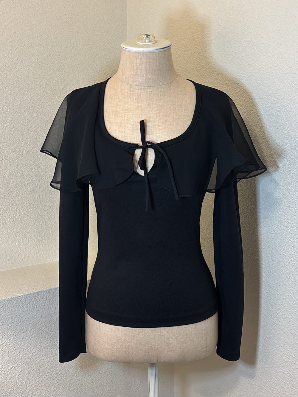 Vintage 2000s Y2K Fredericks of Hollywood Black Long Sleeve Ruffle Tie Front Top